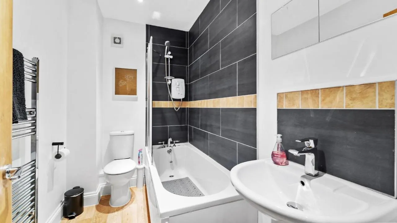 Cotswold Road North Apartment Bristol