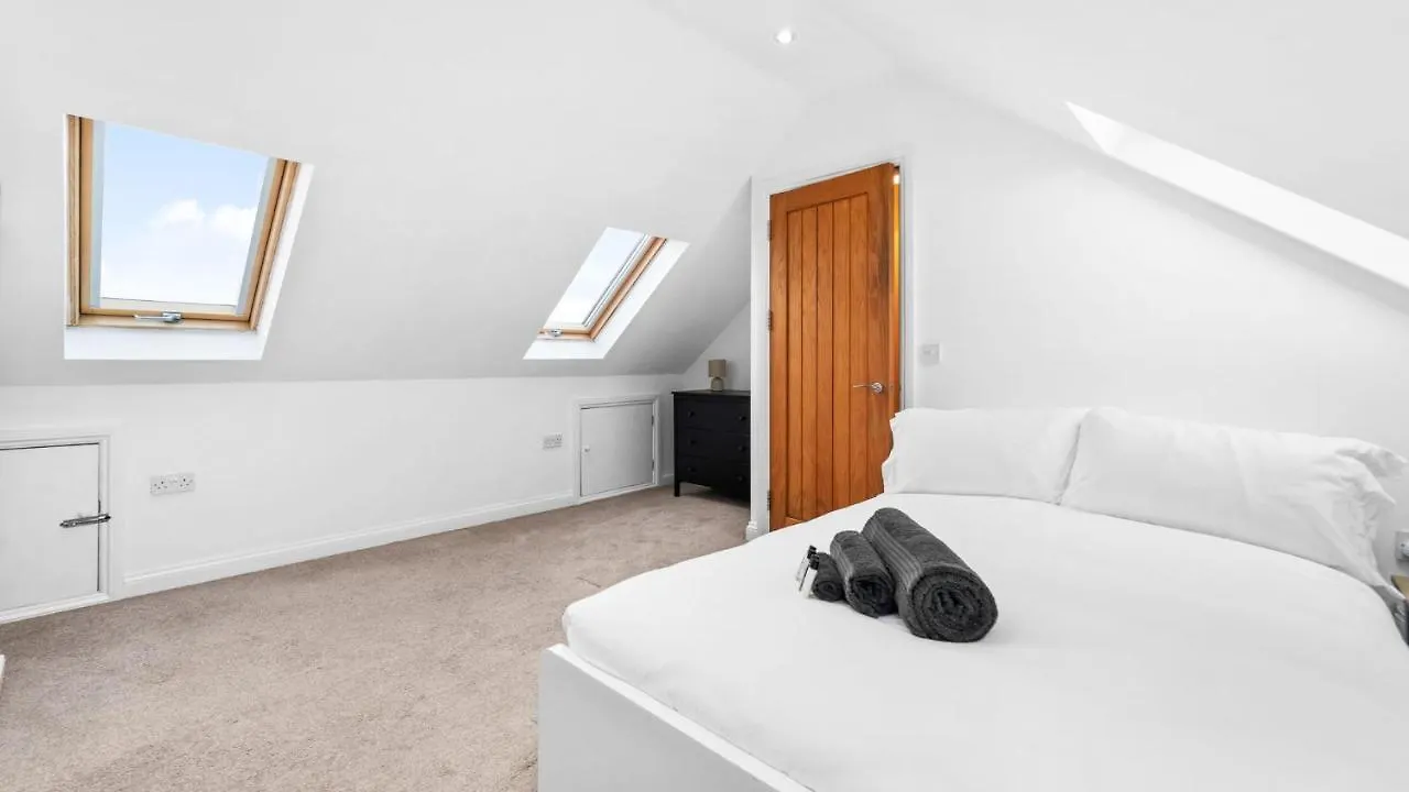 Cotswold Road North Apartment Bristol United Kingdom