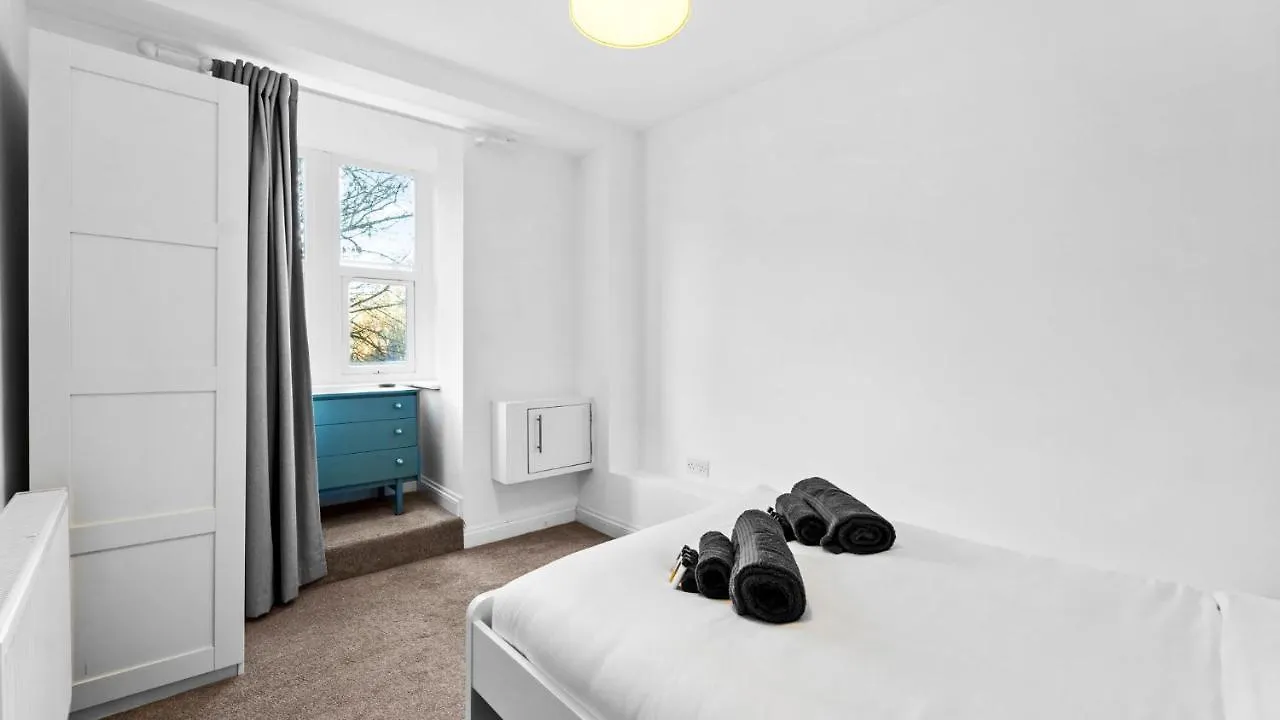 Cotswold Road North Apartment Bristol 0*,  United Kingdom