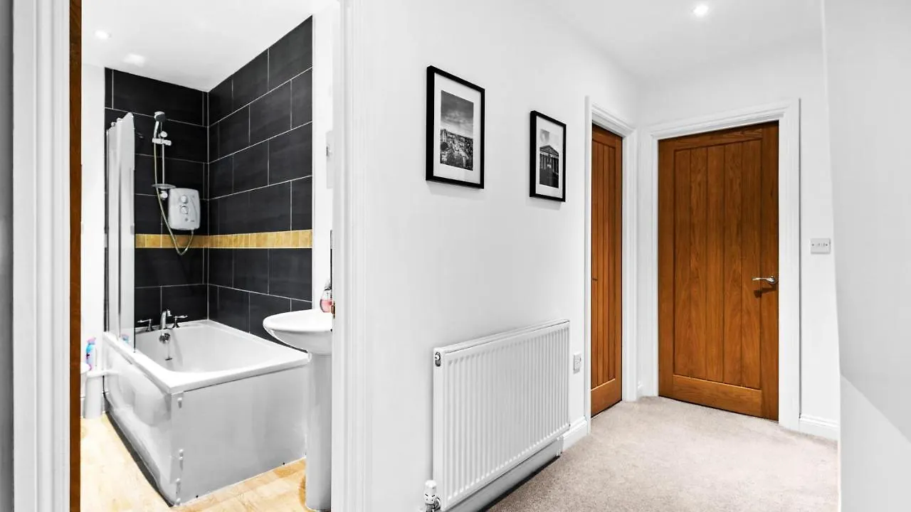 Cotswold Road North Apartment Bristol